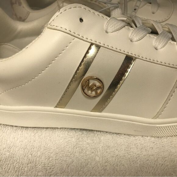 Michael Kors  Faux Leather MK Logo Print White Sneakers Shoes Youth size 4 - Picture 2 of 9